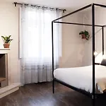 Domus 19 Πανσιόν